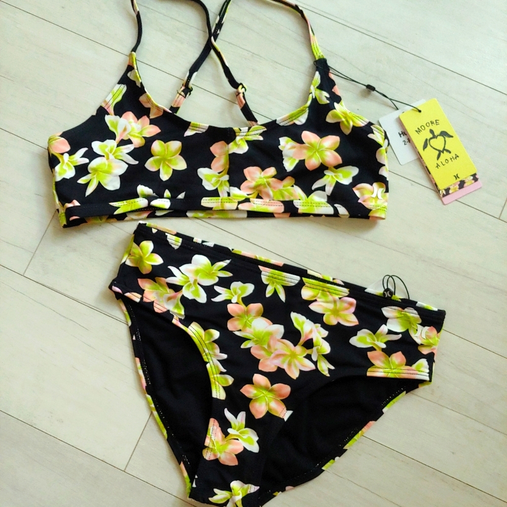 HURLEY x Carissa MOORE Aloha Hibiscus Bikini Set